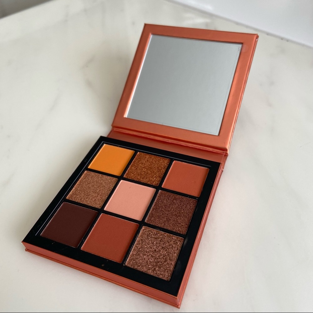 NEW HUDA BEAUTY Topaz Obsessions Eyeshadow Palette